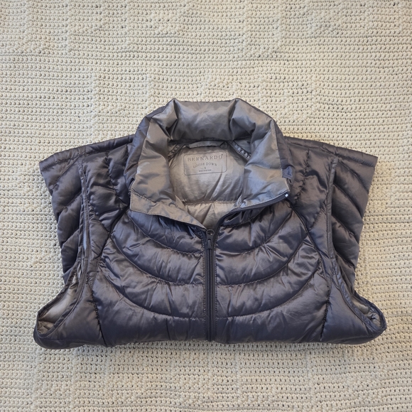 Bernardo Quilted Puffer Vest in Charcoal Gray/Silver - Picture 5 of 5